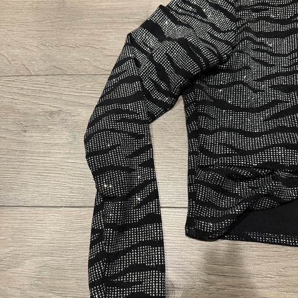 Brand New H&M long sleeve - Picture 5 of 7